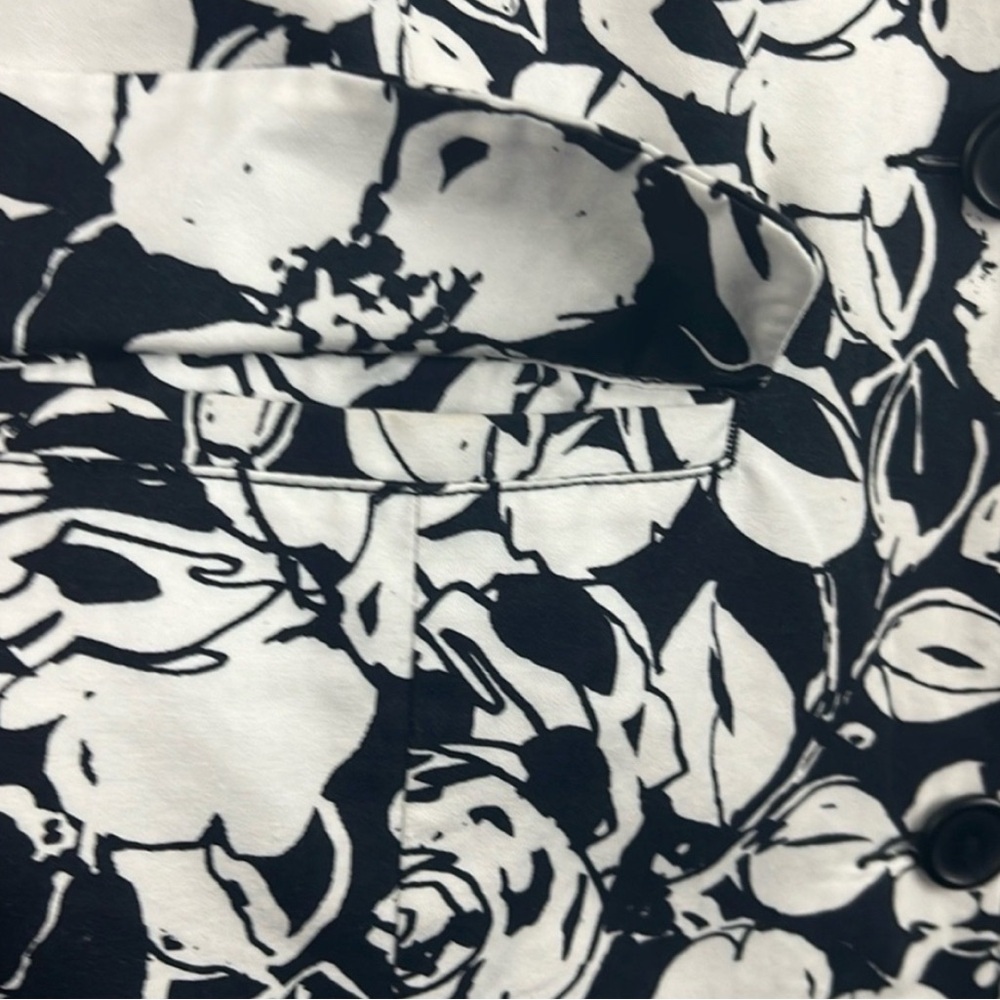 Liz Claiborne Black and White Floral Trench Coat - Picture 3 of 8